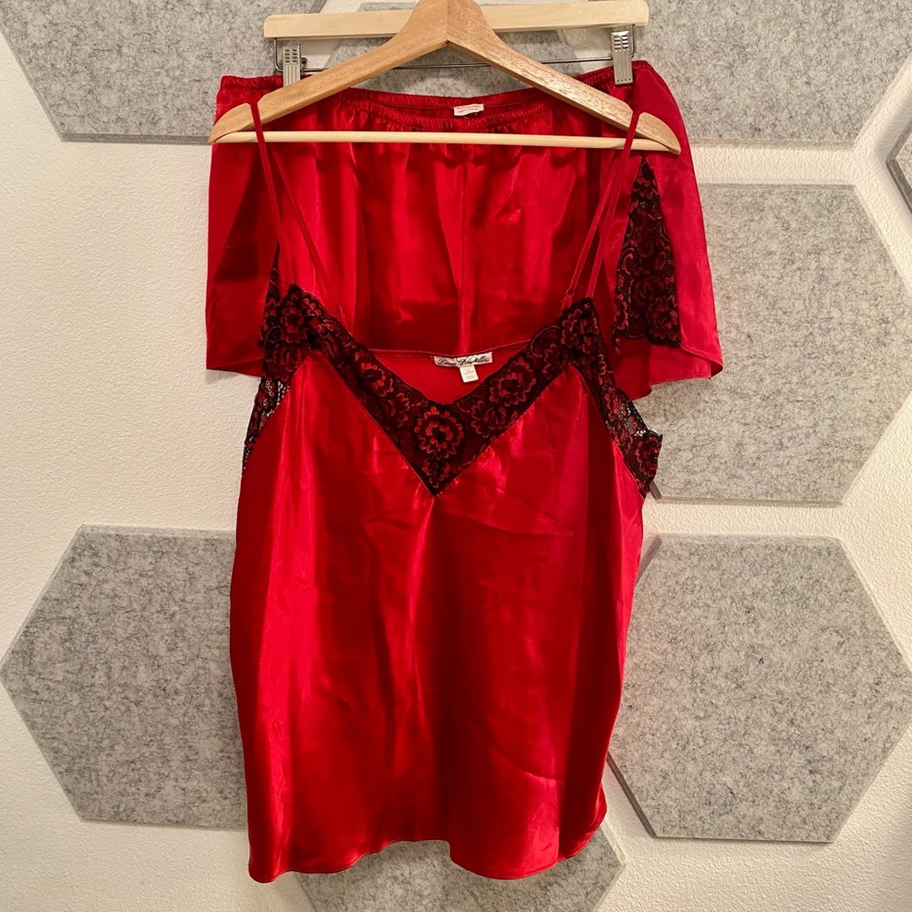 2X Linea Donatella Red Black Silk Like Lace Two Piece Set